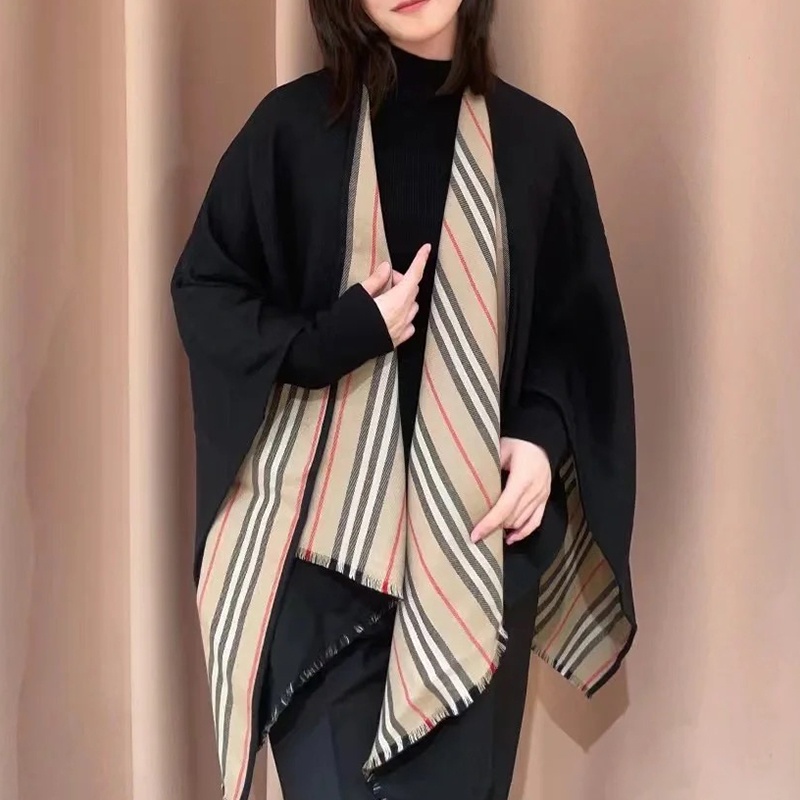 商品Burberry|【现货】博柏利 经典条纹羊毛双面女士披肩斗篷 80184961（两色可选）,价格¥3437,第8张图片详细描述