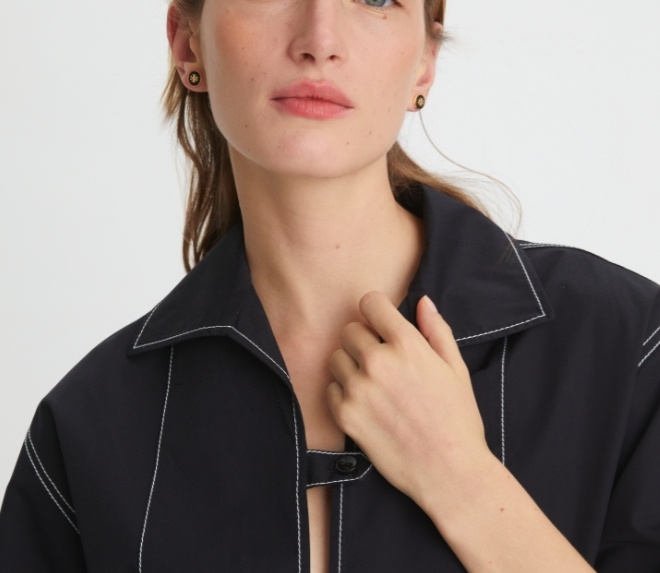 商品[国内直发] Tory Burch| logo缀饰 黄铜 耳钉 男女同款情侣款,价格¥943,第4张图片详细描述