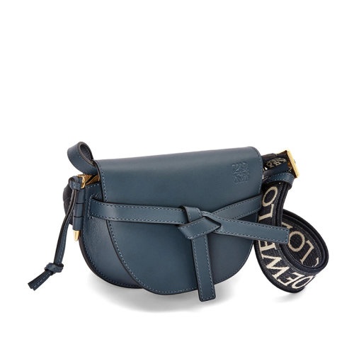 商品Loewe|【包税】LOEWE/罗意威 Gate Dual系列 女士迷你款玛瑙蓝色牛皮革提花织物肩带翻盖开合单肩斜挎包腰包A650N46X13-1809,价格¥14372,第4张图片详细描述