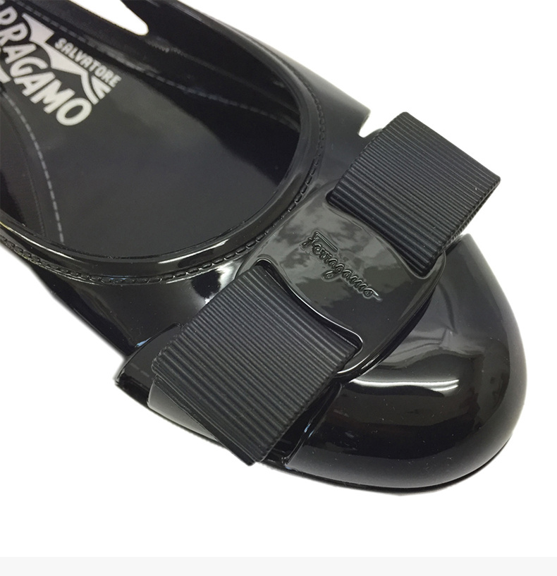 商品Salvatore Ferragamo|SALVATORE FERRAGAMO女士黑色漆皮凉鞋03-5656-726363,价格¥1868,第10张图片详细描述