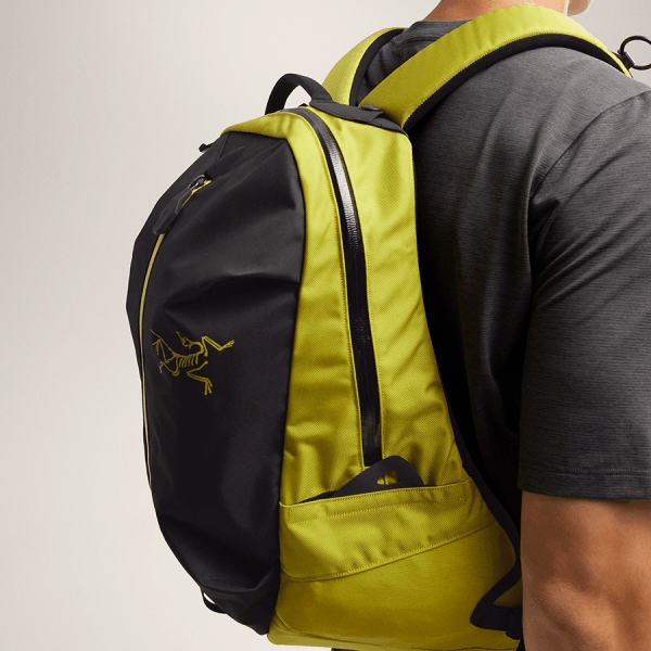 商品Arc'teryx|【Brilliant|包邮包税】ARRO 16 BACKPACK 始祖鸟[FW23] Aro 16背包 ABNFUX7965,价格¥2219,第5张图片详细描述