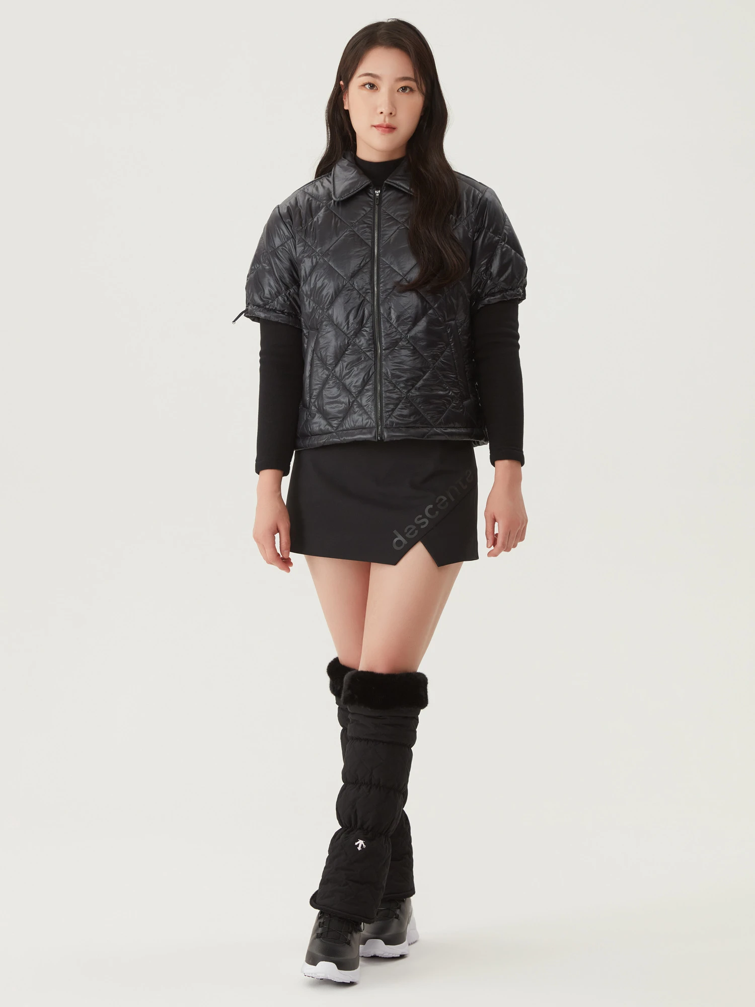 商品【预售商品15天发货】 DESCENTE|GOLF女性短袖绗缝羽绒外套轻便时尚 DO42WFDJO5-LICG,价格¥1596,第3张图片详细描述