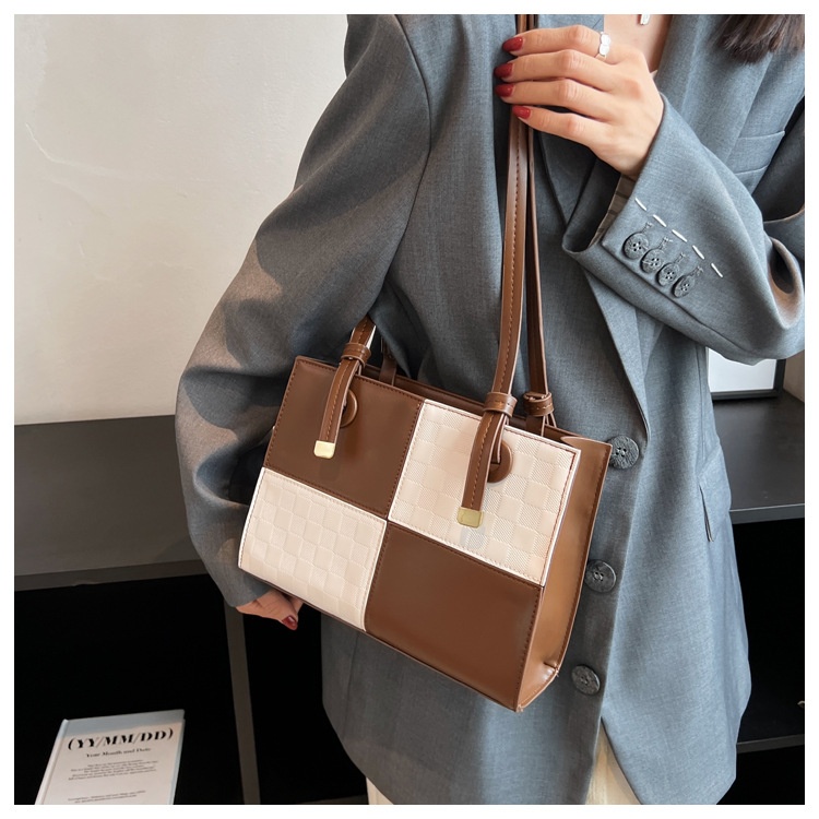 商品[国内直发] GLENVINTEN|格岚云顿新款潮流撞��色单肩包棋盘格复古女包时尚百搭斜挎包洋气小方包,价格¥186,第8张图片详细描述