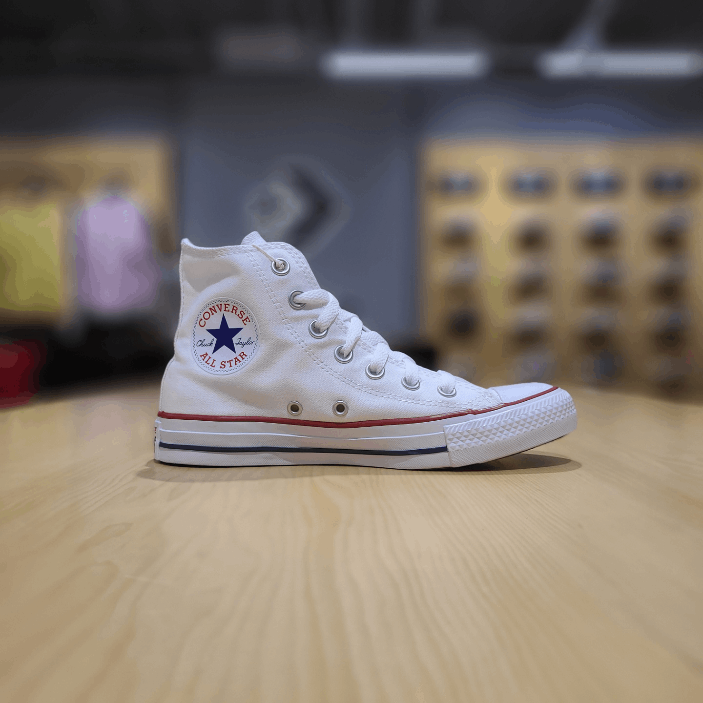 商品Converse|【韩国直邮|包邮包税】匡威[CHUNK TAYLOR] ALL STAR CLASSIC 白色 高腰 帆布鞋 AM7650C,价格¥547,第1张图片详细描述