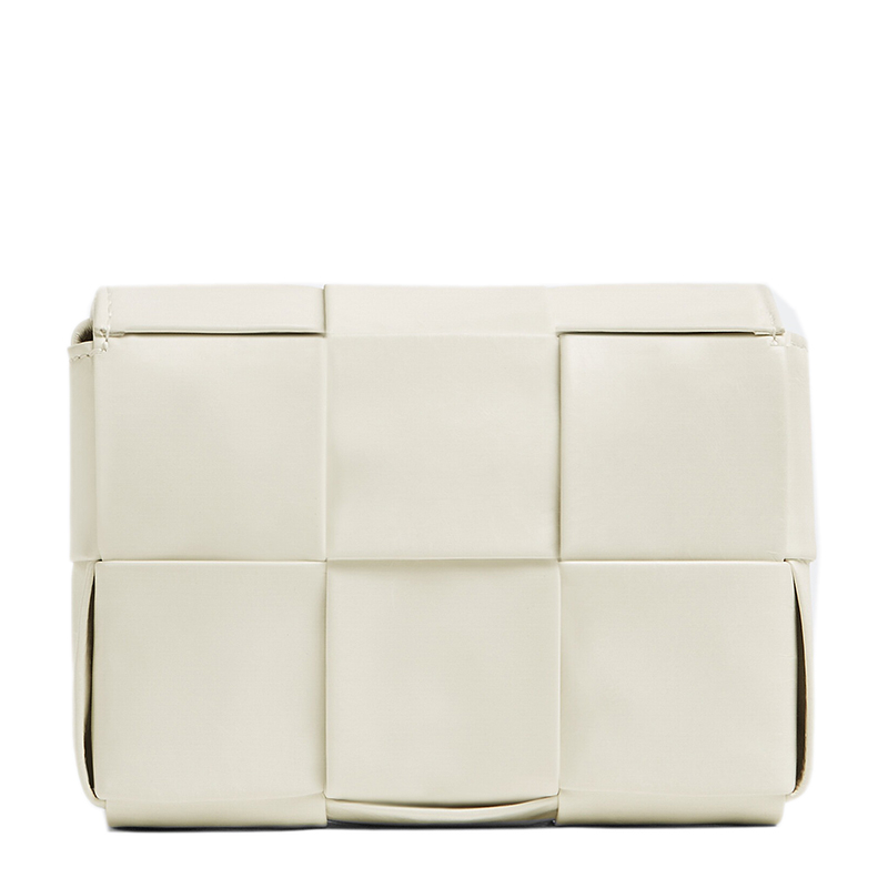 商品Bottega Veneta|【包税】Bottega Veneta/葆蝶家 CASSETTE系列 男女同款迷你白色小牛皮Intreccio编织单肩斜挎豆腐包667048VCQ729007,价格¥8576,第3张图片详细描述