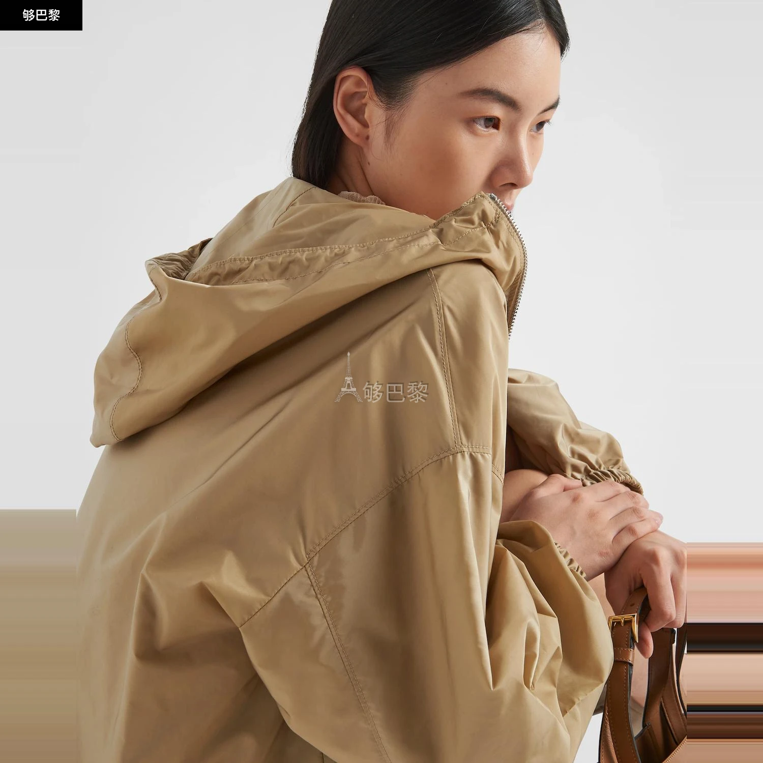 商品Prada|【预售】 普拉达 25春夏 女士 风衣 Imperméable en Re-Nylon léger 292171_1WQ9_F0065_S_OOO ,价格¥17988,第6张图片详细描述