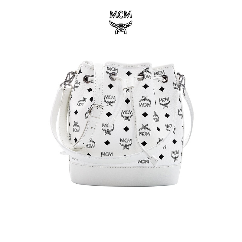 商品[国内直发] MCM|MCM女包奢侈品 女士Dessau Visetos系列白色印花LOGO人造革配牛皮革中号抽绳单肩斜挎包水桶包MWDCSDU02WT001,价格¥5917,第1张图片详细描述