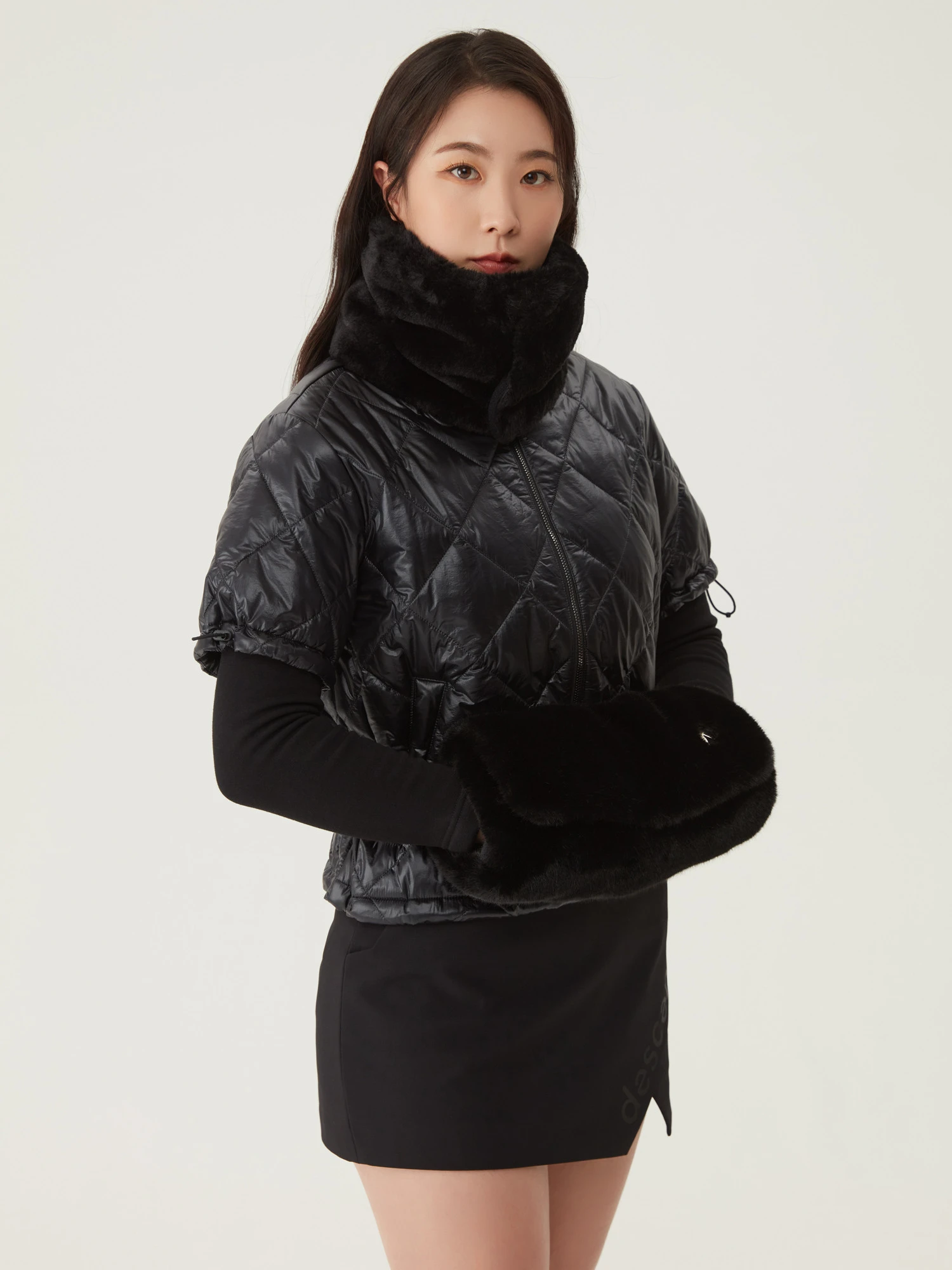 商品【预售商品15天发货】 DESCENTE|GOLF女性短袖绗缝羽绒外套轻便时尚 DO42WFDJO5-LICG,价格¥1596,第7张图片详细描述