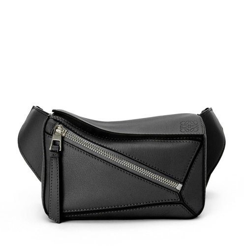 商品Loewe|【包税】LOEWE/罗意威  Puzzle系列 男士黑色经典小牛皮斜挎腰包0010651297,价格¥13077,第5张图片详细描述