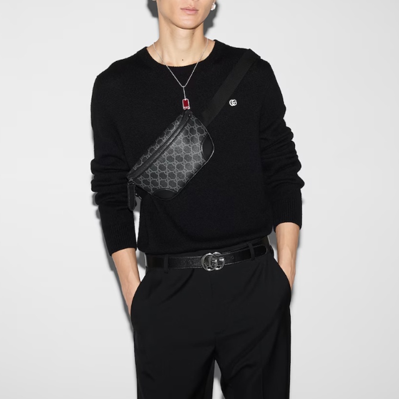商品Gucci|古驰男士黑色皮革Emblem小号腰包 821165FAED91000,价格¥9388,第18张图片详细描述
