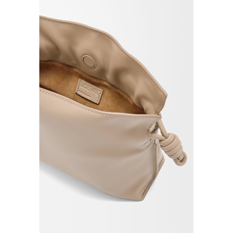 商品Loewe|罗意威 女士沙色小牛皮单肩包 A411FC2X73-2150,价格¥16748,第8张图片详细描述