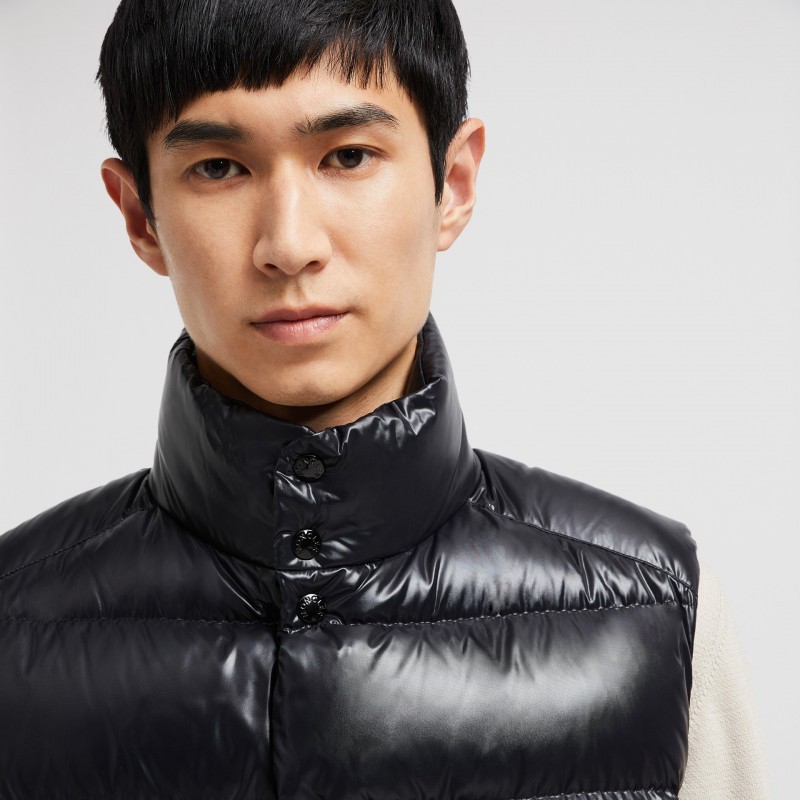 商品Moncler|蒙口 TIBB系列男士深蓝色无袖羽绒服 J20911A0009668950742（两色可选）,价格¥7104,第11张图片详细描述