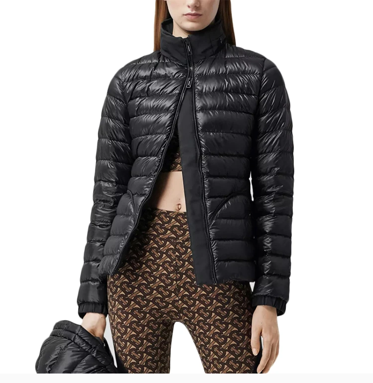 商品[国内直发] Burberry|BURBERRY 黑色女士羽绒服 8029473,价格¥4509,第5张图片详细描述