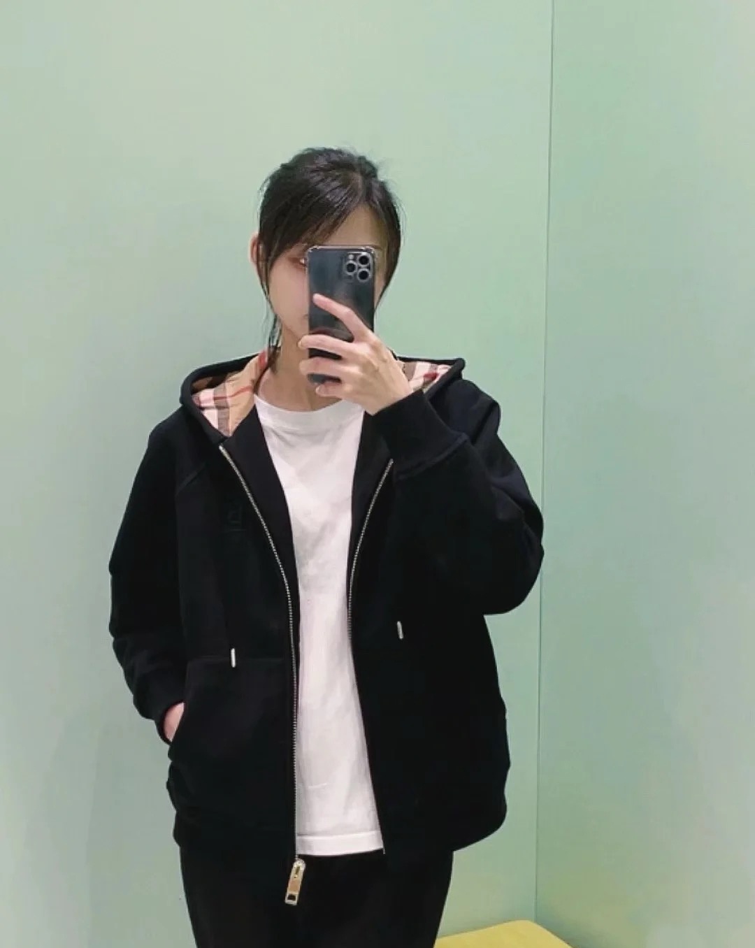 商品Burberry|博柏利 经典款 女士黑色棉质混纺拉链连帽上衣外套卫衣80615541,价格¥1842,第3张图片详细描述