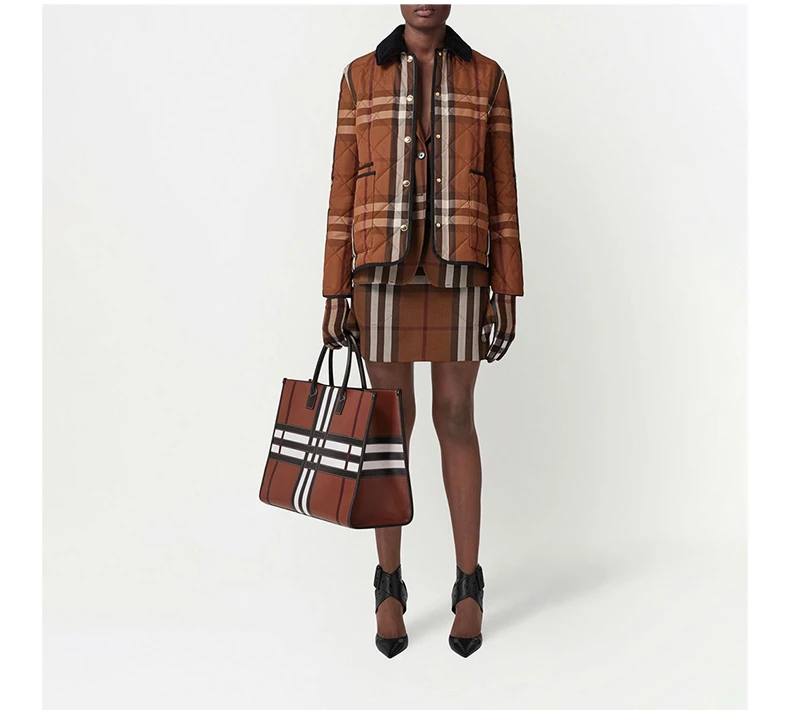 商品[国内直发] Burberry|BURBERRY 女士棉服 8060487,价格¥10303,第7张图片详细描述