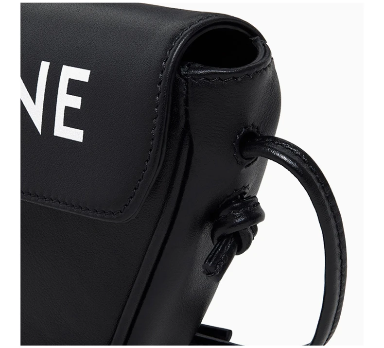 商品Celine|CELINE 男士黑色三角形小牛皮白色印花迷你单肩斜挎包 10I193-DMO-38SI,价格¥4322,第8张图片详细描述