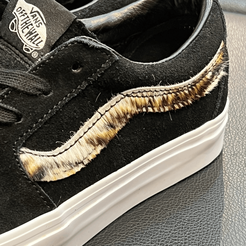 商品Vans|【韩国直邮|包邮包税】万斯[VANS] Sk8-Low # Soft Suede # 男女共用 运动鞋 # black/tiger (VN0A4UUKB0I),价格¥296,第5张图片详细描述