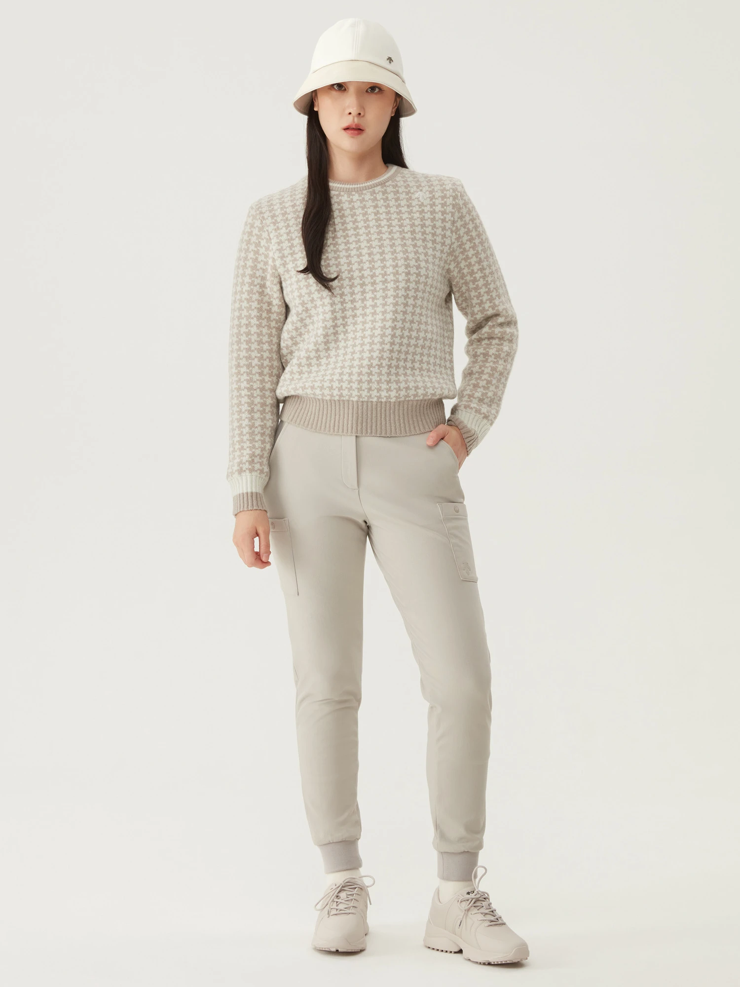 商品【预售商品15天发货】 DESCENTE|高尔夫系列女性图案防风毛衣时尚个性 DO42WFKPN1-LBGG,价格¥1413,第10张图片详细描述