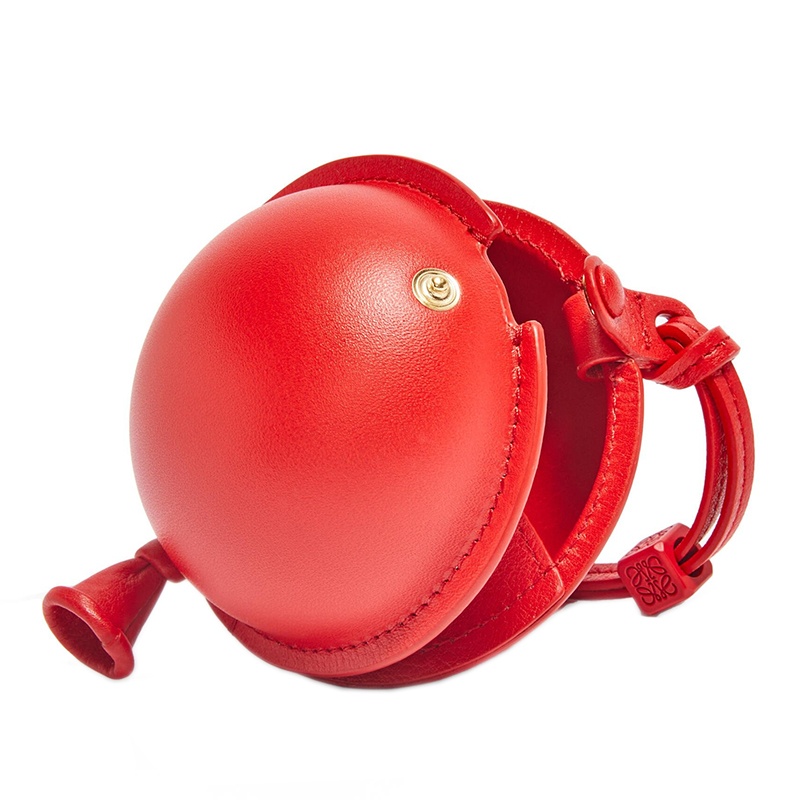 商品Loewe|LOEWE/罗意威 22新款 女士胭脂红色小牛皮压纹标志圆型气球手拿包手腕单肩手提包C630120X01-2827,价格¥3451,第5张图片详细描述