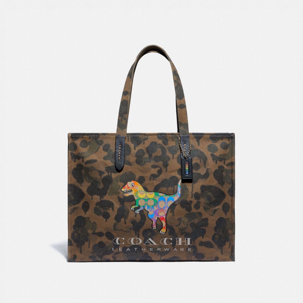 商品[国内直发] Coach|蔻驰托特包COACH 奢侈品男女通用专柜款迷彩帆布印恐龙图案手提单肩包托特包大容量旅行包986   OLL38,价格¥1476,第4张图片详细�描述