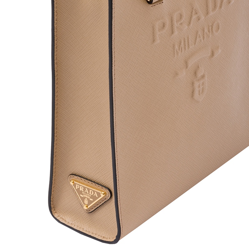 商品Prada|PRADA/普拉达 22新款 女士小号砂米黄saffiano皮革珐琅徽标拆卸织物肩带单肩手提斜挎包1BA333_NZV_F0036_V_N2A,价格¥15481,第3张图片详细描述