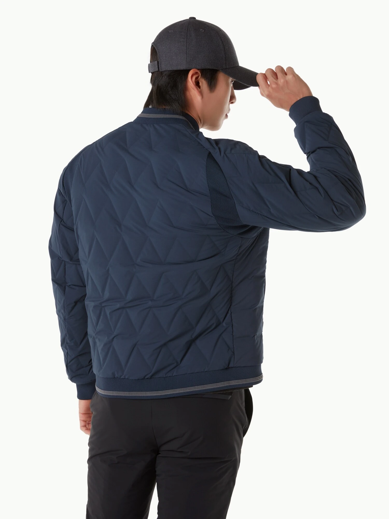 商品【预售商品15天发货】 DESCENTE|高尔夫系列男士运动风格羽绒服提供极佳保暖效果 DP42MFDJO2-DBLG,价格¥2496,第10张图片详细描述