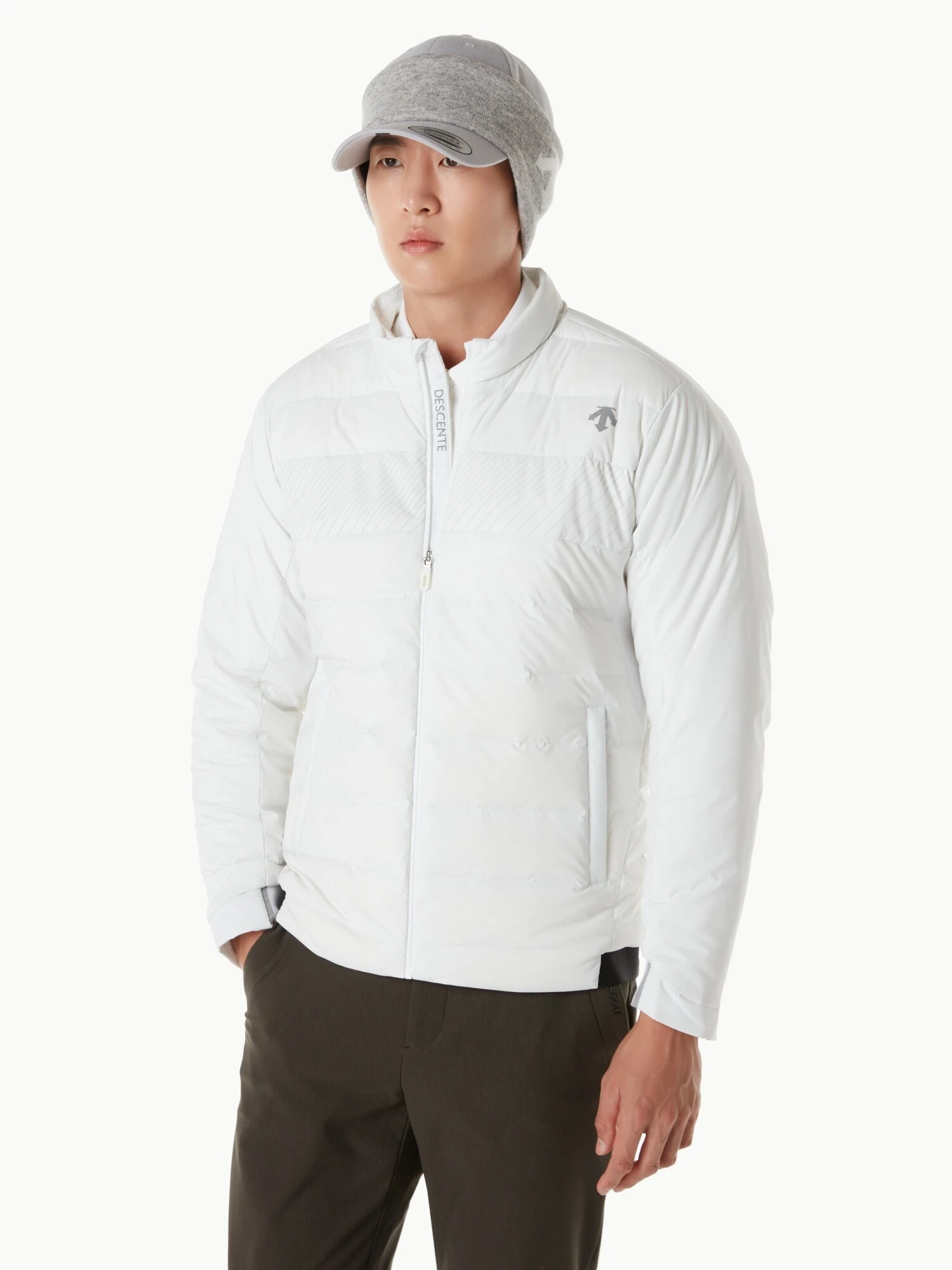 商品【预售商品15天发货】 DESCENTE|高尔夫系列男士运动风格羽绒服提供极佳保暖效果 DP42MFDJO2-DBLG,价格¥2496,第7张图片详细描述