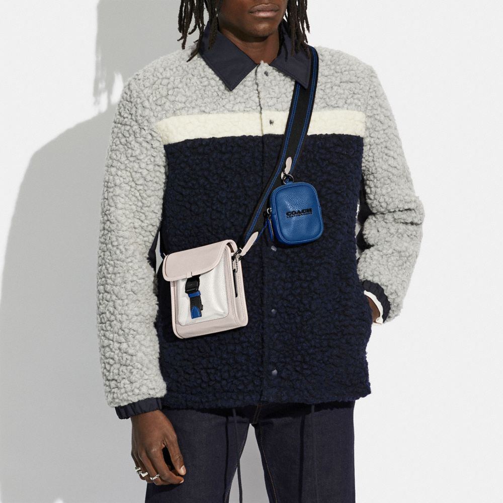 商品[国内直发] Coach|蔻驰Charter 13皮革二合一单肩斜挎包邮差包零钱包 白色拼色C6692 TXC,价格¥1711,第3张图片详细描述
