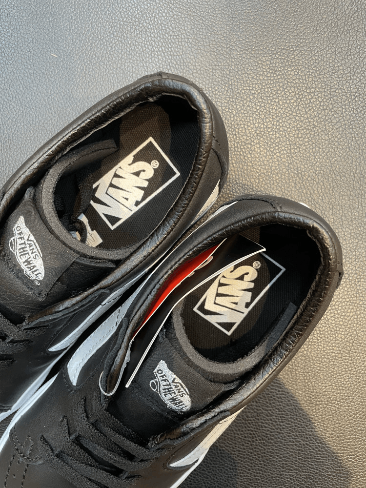 商品Vans|【韩国直邮|包邮包税】万斯[VANS] Sk8-Low ReReflective 남男女共用 运动鞋 #black/true white (VN0A4UUKSIG),价格¥355,第7张图片详细描述
