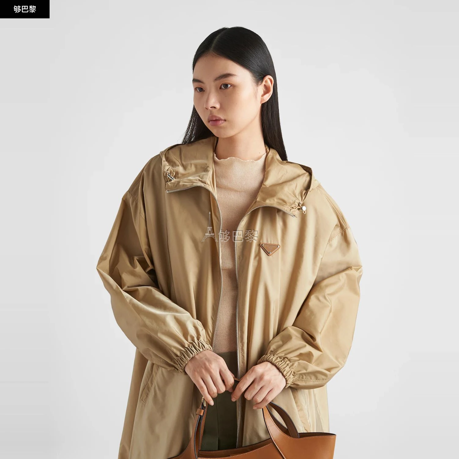 商品Prada|【预售】 普拉达 25春夏 女士 风衣 Imperméable en Re-Nylon léger 292171_1WQ9_F0065_S_OOO ,价格¥17988,第5张图片详细描述