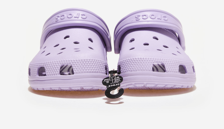 商品Crocs|【韩国直邮|包邮包税】卡骆驰 CLASSIC CLOG  凉鞋 沙滩鞋 玩水鞋 水上运动鞋  CRS10001 LAVENDER,价格¥334,第4张图片详细描述