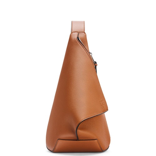 商品Loewe|【包税】LOEWE/罗意威 22春夏新款 男士棕褐色Anton软粒面小牛皮斜挎单肩包0010640993,价格¥11448,第4张图片详细描述