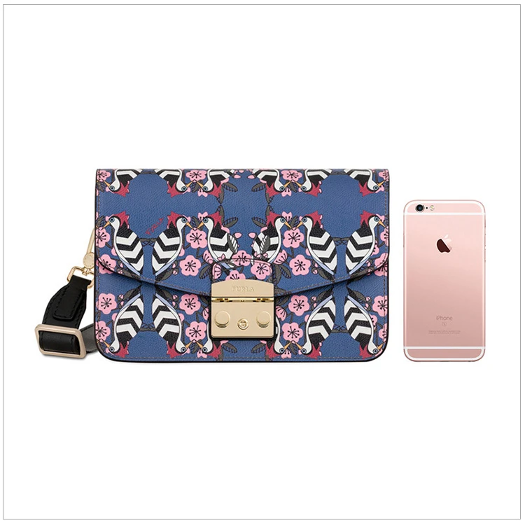 商品[国内直发] Furla|Furla 芙拉 女士时尚印花图案单肩斜挎包 922054,价格¥744,第10张图片详细描述