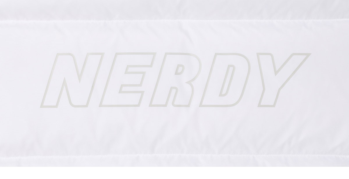 商品NERDY|【享贝家】NERDY 2022秋冬新款经典logo短款防风帽子羽绒服 男女同款 黑色\蓝色\白色奶\油色（预售款，10天发货） PNEW22DJ03,价格¥880,第11张图片详细描述