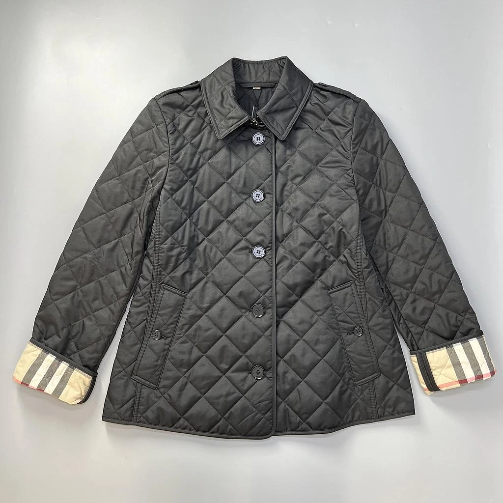 商品Burberry|BURBERRY 女士黑色短款棉服 8053045,价格¥5204,第1张图片详细描述