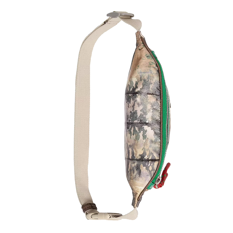 商品Gucci|GUCCI/古驰 The North Face联名系列 男士森林印花多色再生尼龙绿色皮革细节斜跨腰包650299UIMBN3198,价格¥6605,第2张图片详细描述