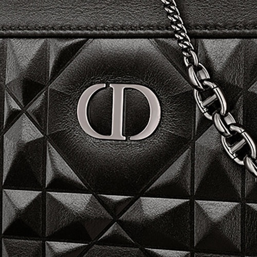 商品Dior|【包税】DIOR/迪奥 DIOR CARO系列 女士黑色菱形压印小牛皮银扣配可拆卸银链拉链开合单肩斜挎手拿钱包S5106BNEM_M900,价格¥13938,第3张图片详细描述