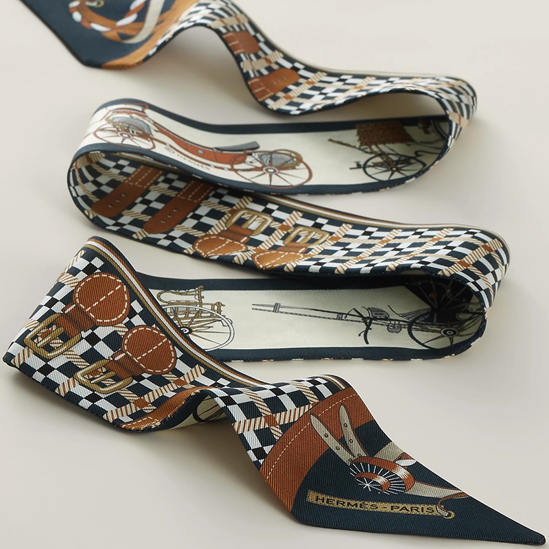 商品Hermes|HERMES爱马仕女士Twilly白色桑蚕丝座驾印花丝巾,价格¥1756,第2张图片详细描述