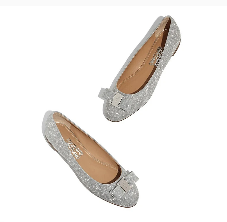 商品Salvatore Ferragamo|SALVATORE FERRAGAMO 女士银色牛皮亮闪蝴蝶结平底鞋 001-P691-709613,价格¥2846,第8张图片详细描述