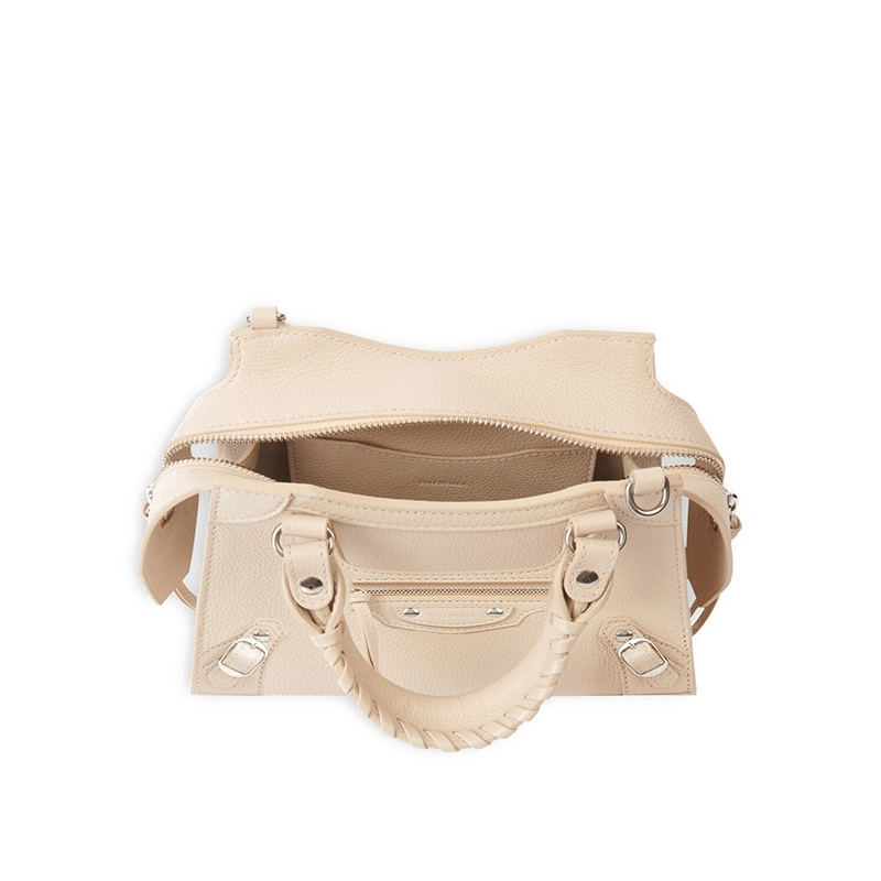 商品Balenciaga|Balenciaga/巴黎世家 春夏新款 TOP HANDLE NEO CLASSIC 系列 女士迷你浅米色粒面小牛皮可拆卸肩带手提单肩包63852415Y4Y9608,价格¥11985,第4张图片详细描述