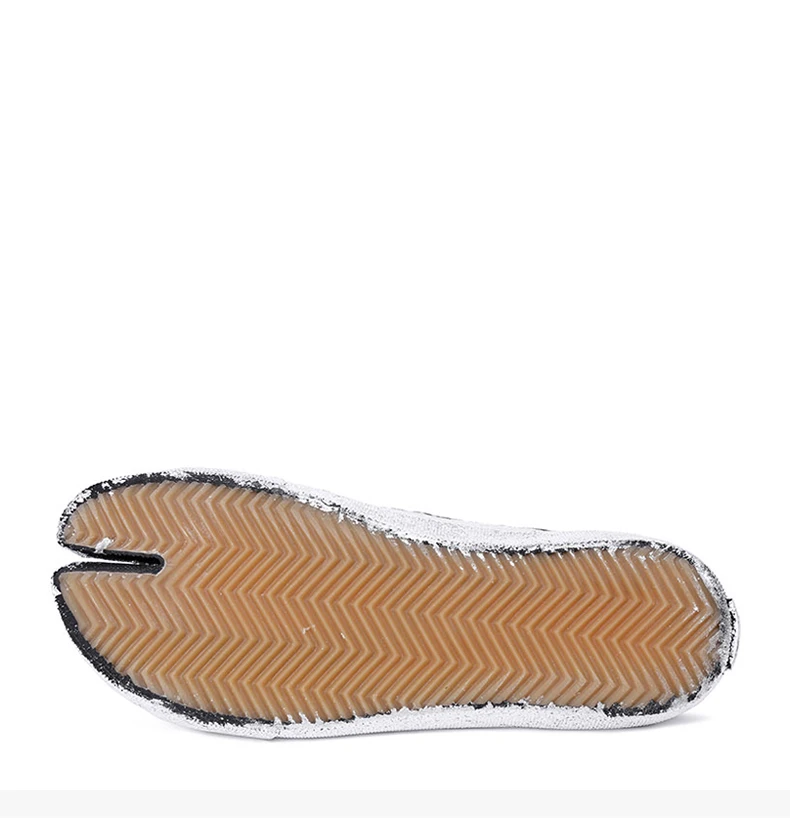 商品MAISON MARGIELA|Maison Margiela Tabi 女士黑色银泼墨分趾矮帮板鞋  S58WS0110-P2519-H1130,价格¥2643,第8张图片详细描述