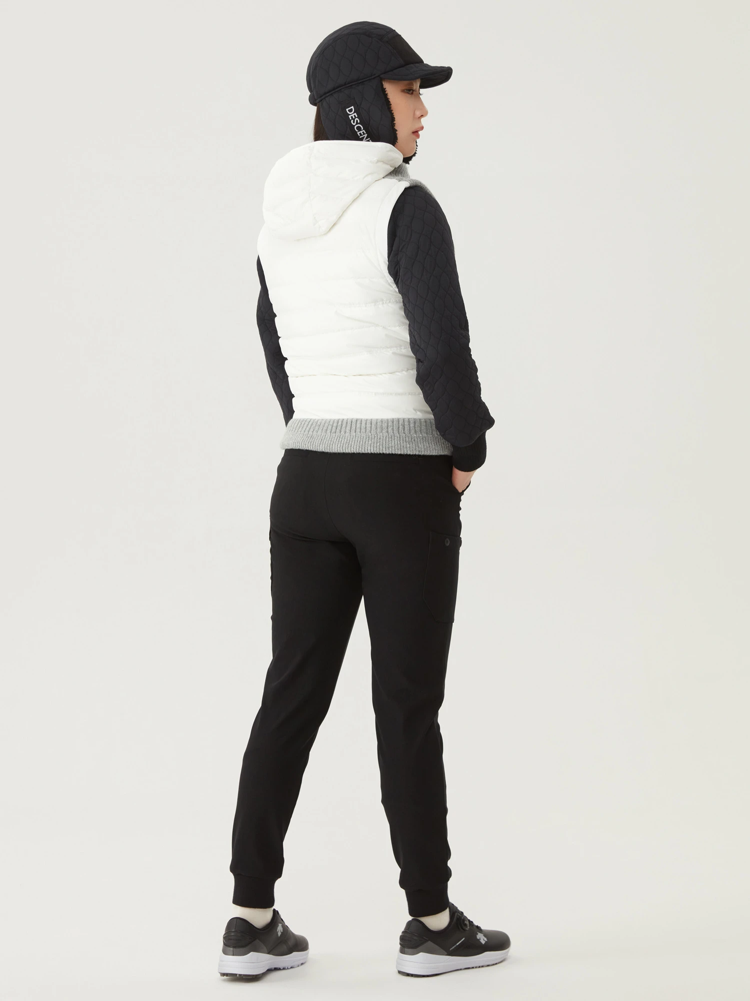 商品【预售商品15天发货】 DESCENTE|高球系列女性针织混合羽绒背心时尚保暖 DO42WFDVO4-IVYG,价格¥1596,第5张图片详细描述