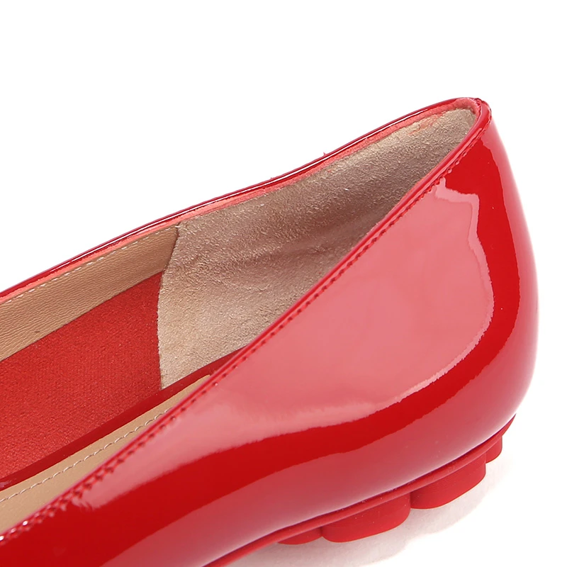 商品Salvatore Ferragamo|SALVATORE FERRAGAMO 女士红色漆皮休闲平底船鞋 0680095,价格¥2202,第7张图片详细描述