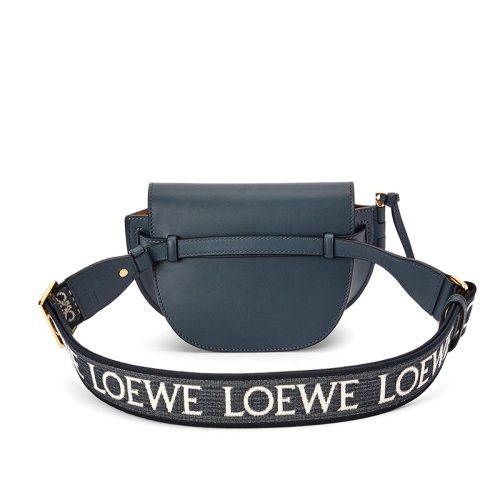 商品Loewe|【包税】LOEWE/罗意威 Gate Dual系列 女士迷你款玛瑙蓝色牛皮革提花织物肩带翻盖开合单肩斜挎包腰包A650N46X13-1809,价格¥14372,第2张图片详细描述