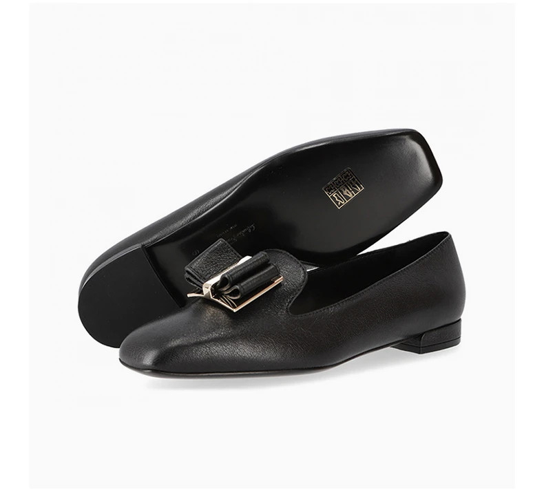 商品Salvatore Ferragamo|SALVATORE FERRAGAMO 女士黑色牛皮平底乐福鞋 01-R407-733751,价格¥4998,第7张图片详细描述
