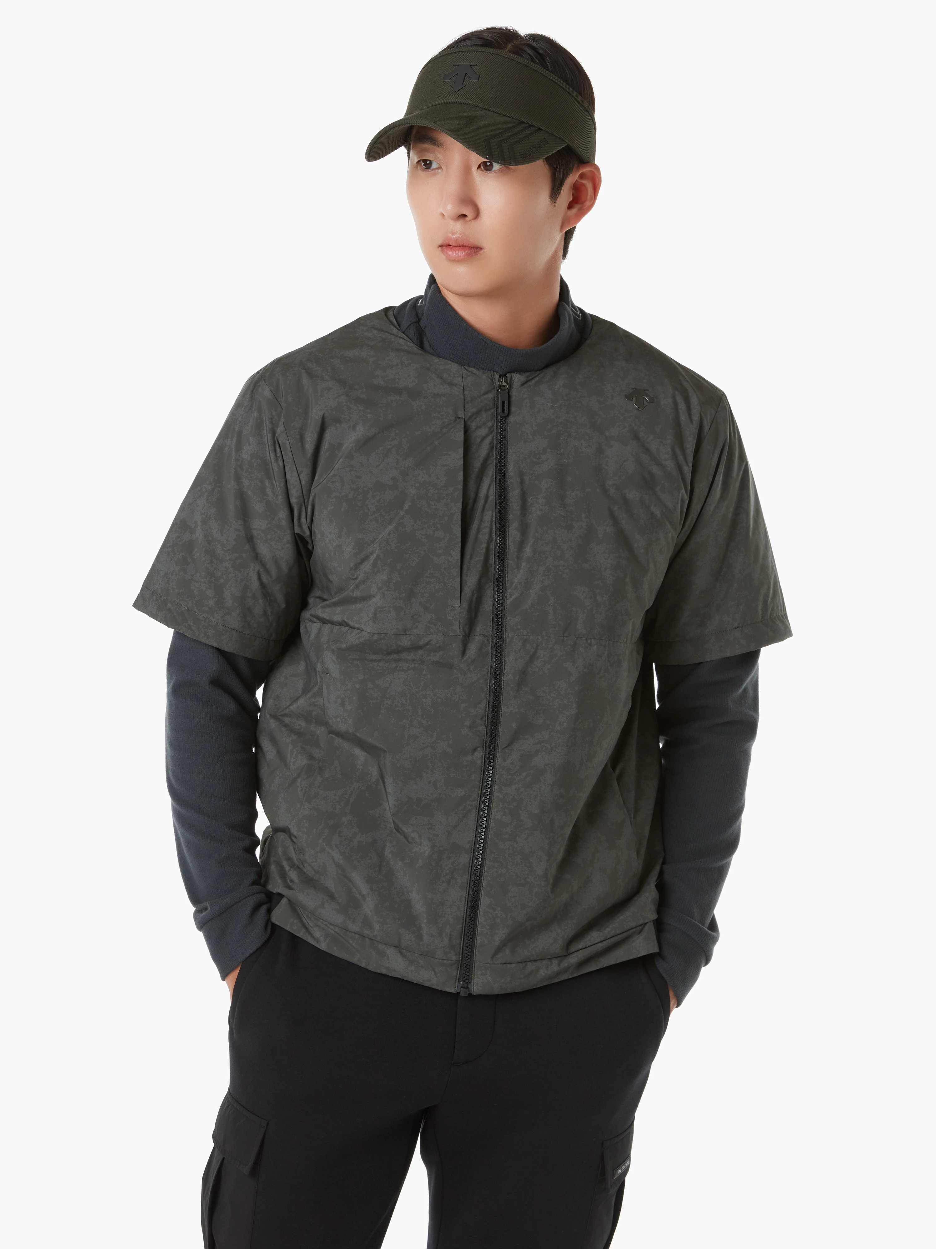商品【预售商品15天发货】 DESCENTE|高尔夫系列男士图案短袖羽绒外套适合休闲 DP31MFDJ94-KHAG,价格¥2071,第5张图片详细描述
