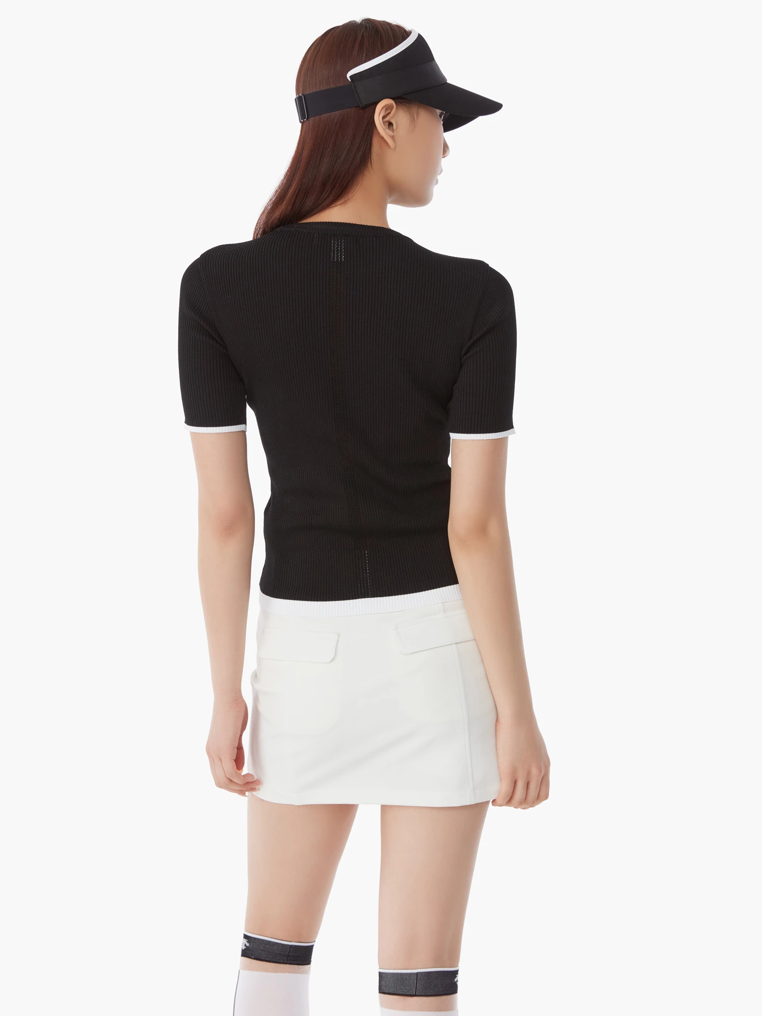 商品【预售商品15天发货】 DESCENTE|GOLF女性圆领短袖针织衫轻松休闲风 DP22WFKP41-BWTG,价格¥893,第5张图片详细描述