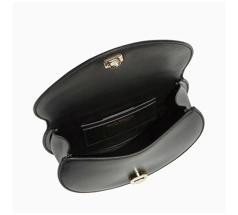 商品[国内直发] Salvatore Ferragamo|Salvatore Ferragamo 菲拉格慕 女士黑色牛皮单肩斜挎包 21-H031-691301,价格¥7148,第5张图片详细描述