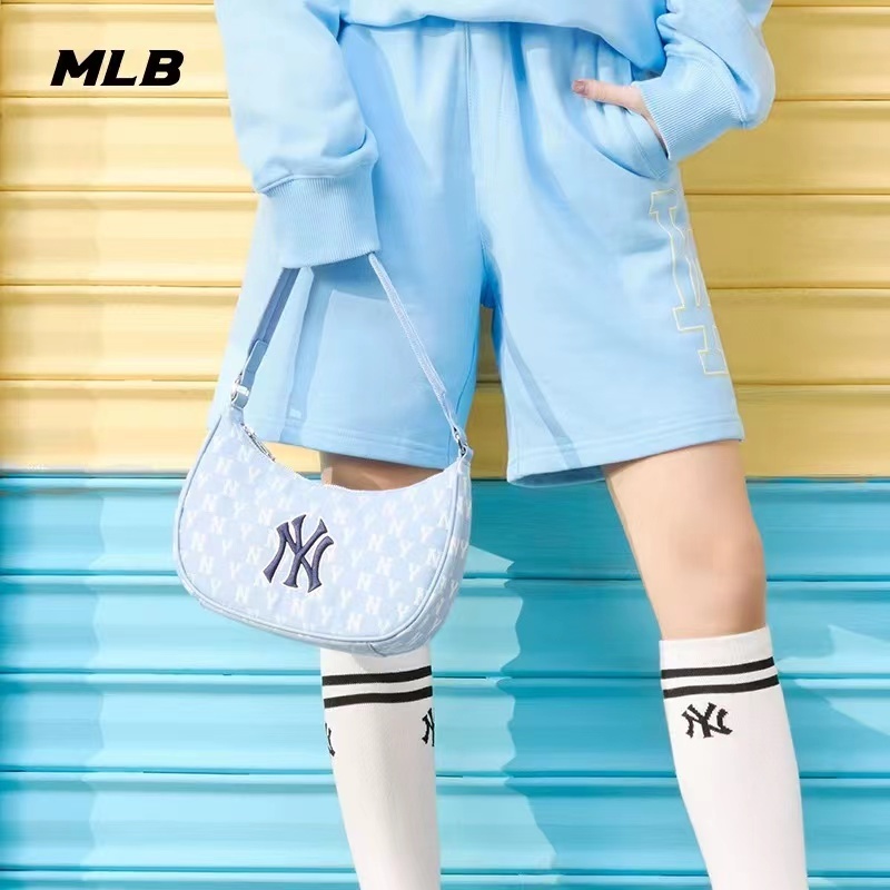商品MLB|【享贝家】 （国内现货）MLB美联棒 新款 字母复古老花印花 腋下包 天蓝色 3ABQS012NK000150BLLF G-LY,价格¥355,第7张图片详细描述