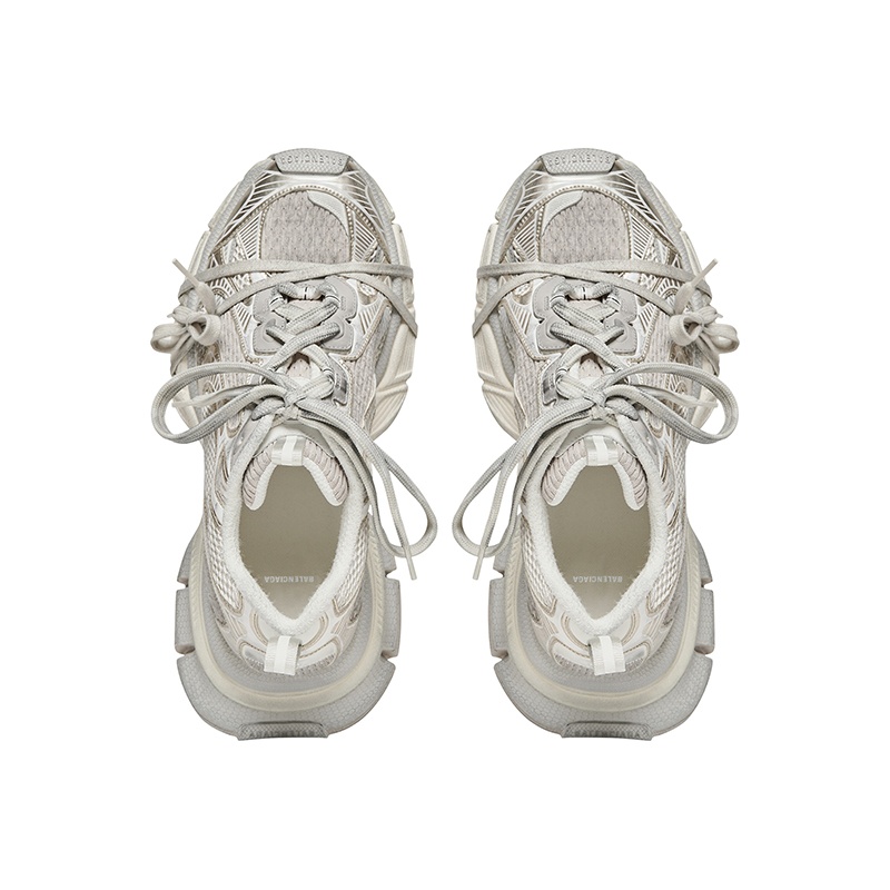 商品Balenciaga|巴黎世家23新款 女米银色磨损网布聚氨酯运动鞋,价格¥7780,第2张图片详细描述